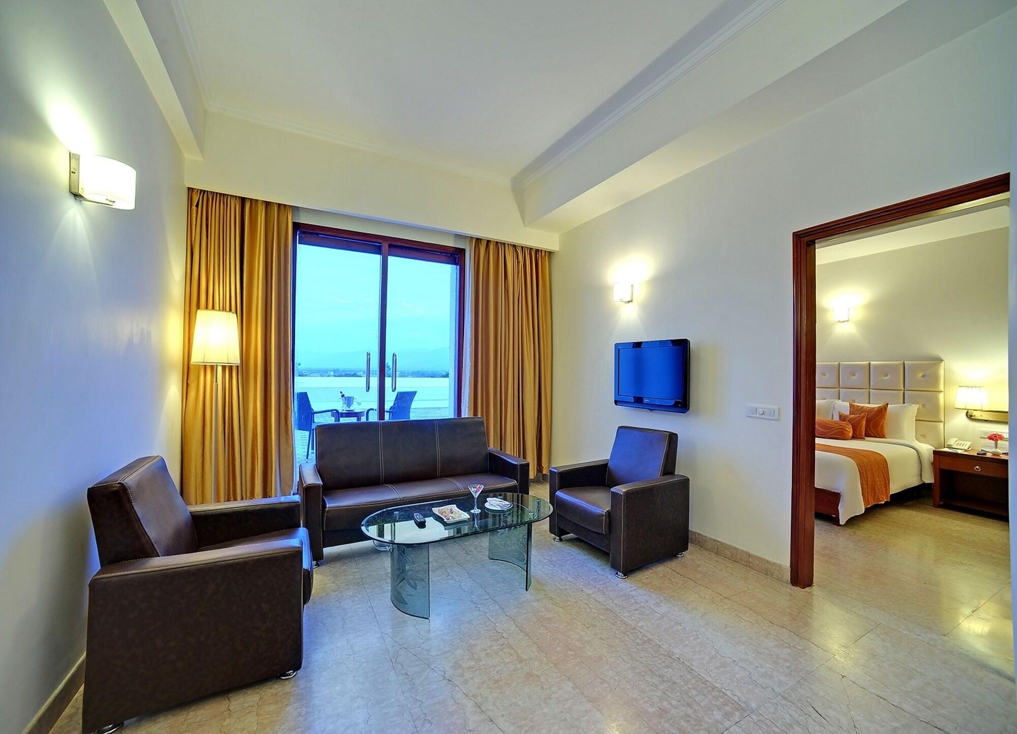 Royal Sarovar Portico Siliguri Extérieur photo