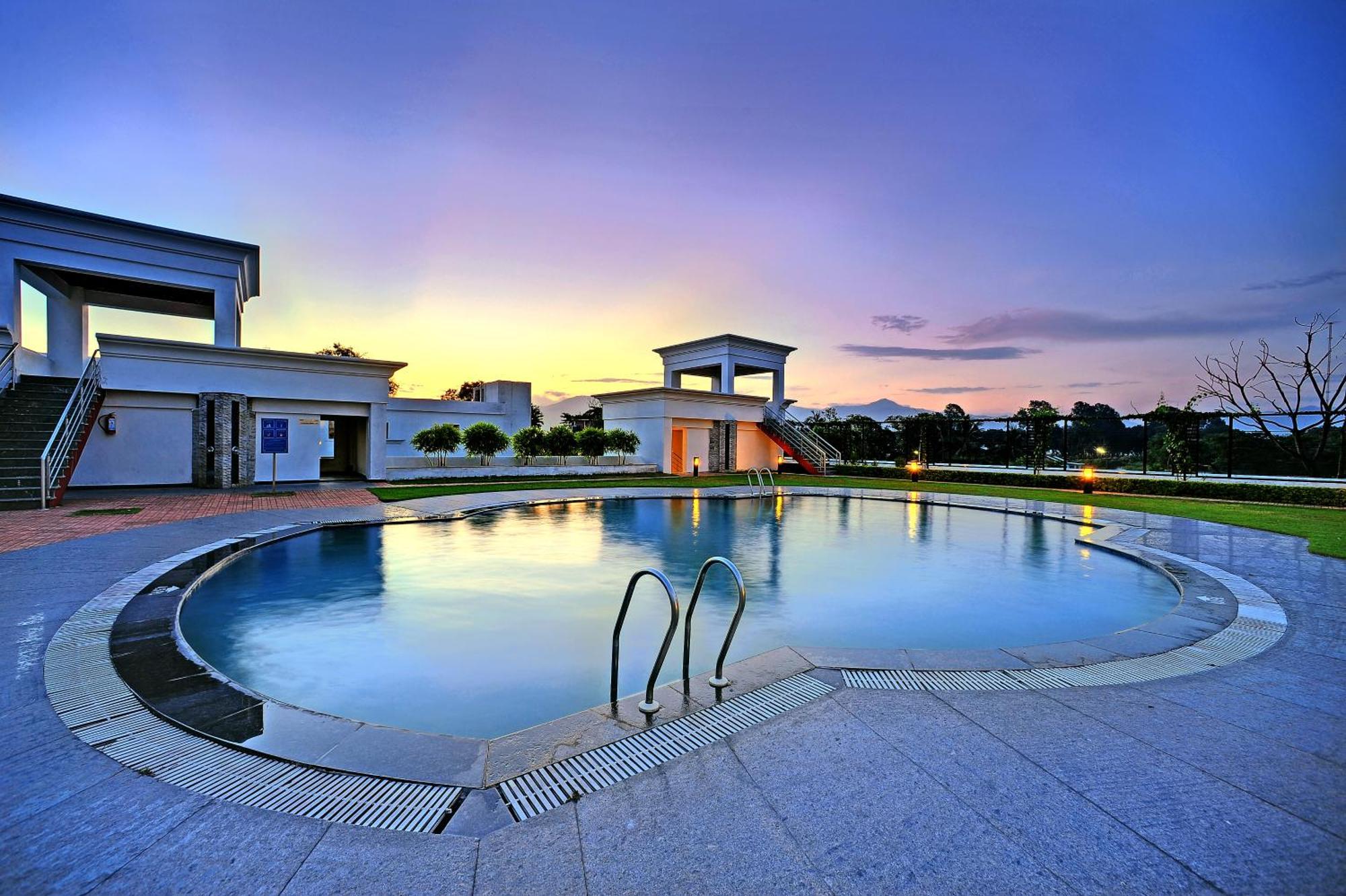 Royal Sarovar Portico Siliguri Extérieur photo