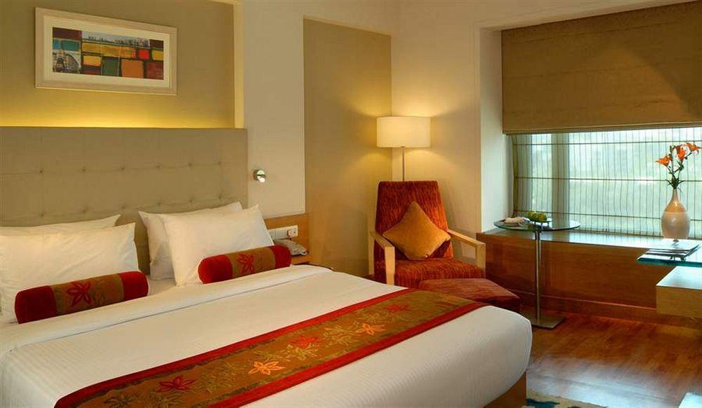Royal Sarovar Portico Siliguri Extérieur photo