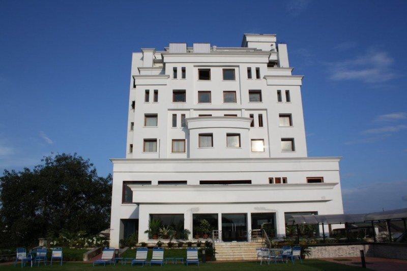 Royal Sarovar Portico Siliguri Extérieur photo