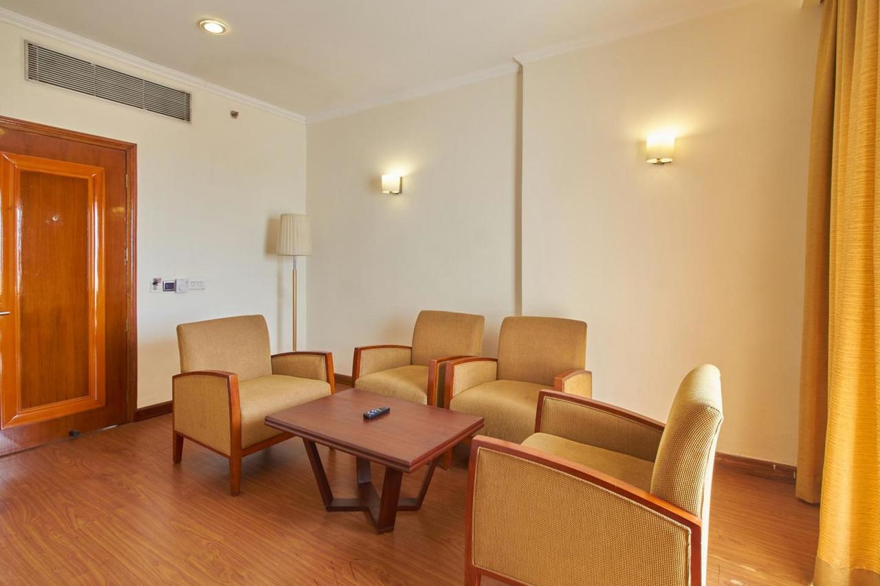 Royal Sarovar Portico Siliguri Extérieur photo