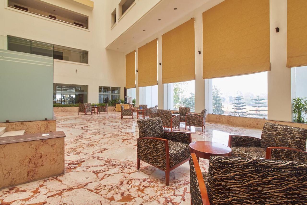 Royal Sarovar Portico Siliguri Extérieur photo