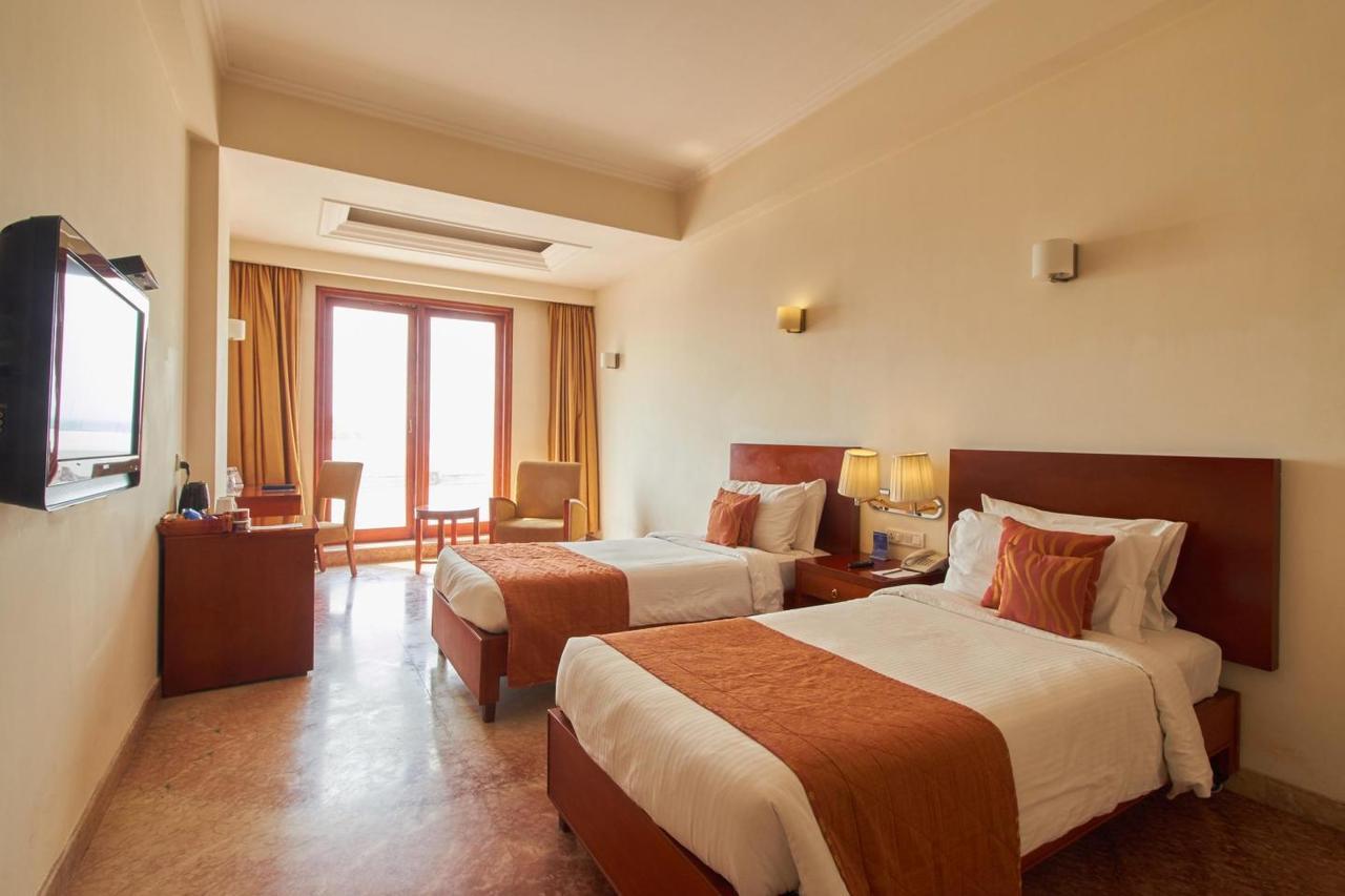 Royal Sarovar Portico Siliguri Extérieur photo