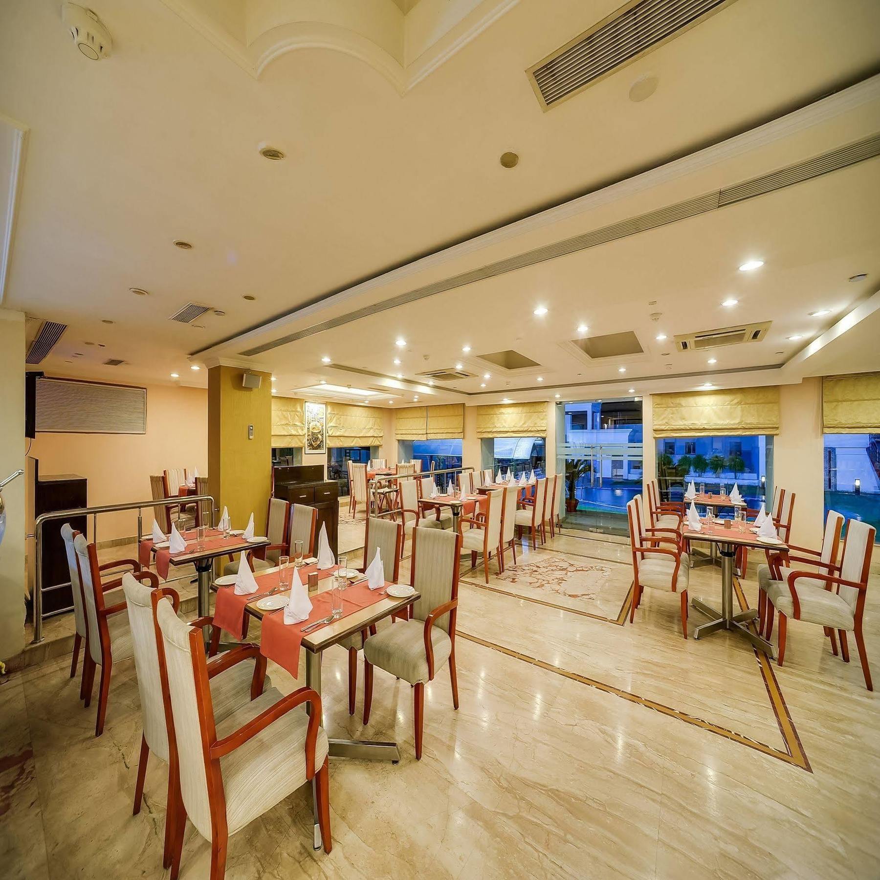 Hotel Royal Sarovar Portico Siliguri Extérieur photo