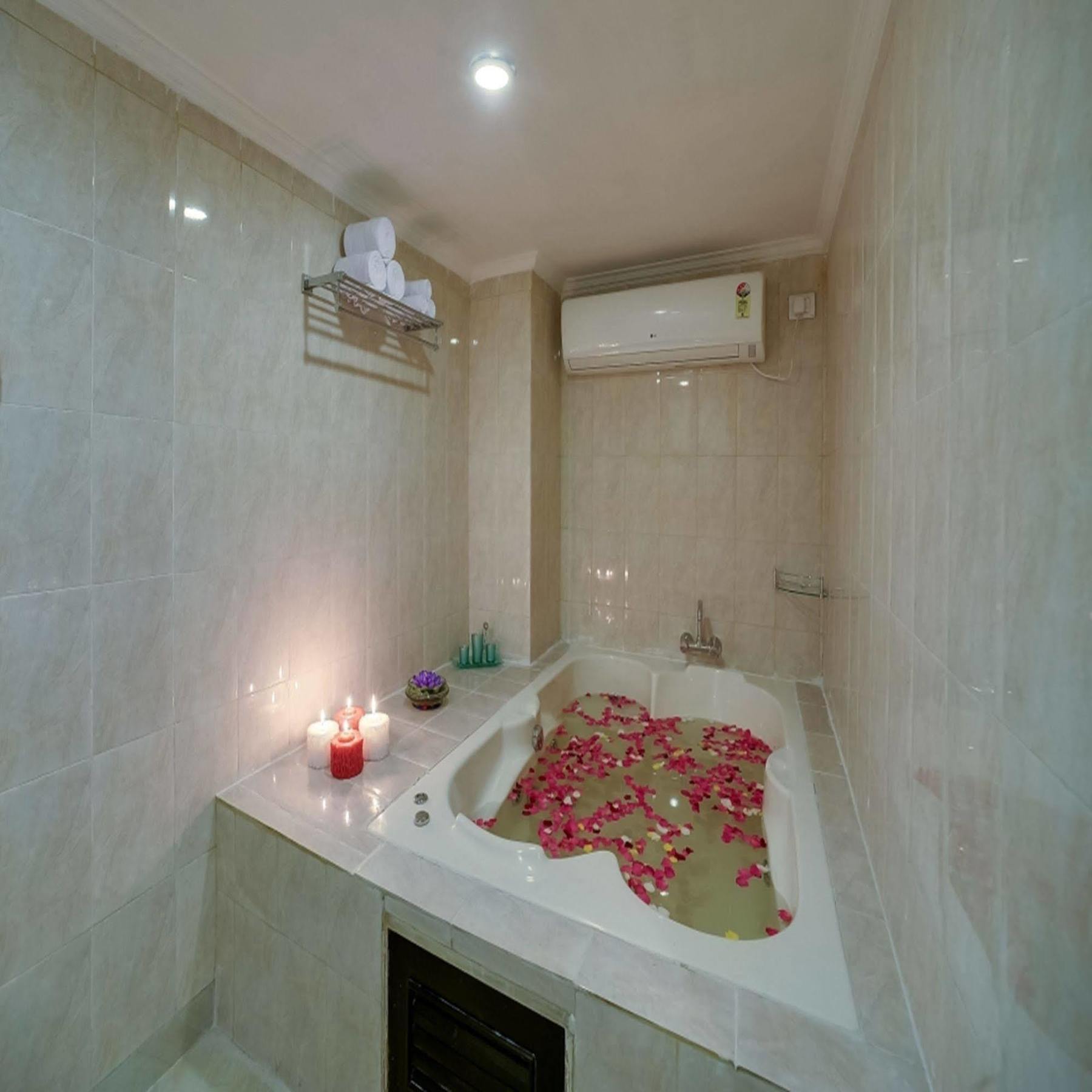 Royal Sarovar Portico Siliguri Extérieur photo