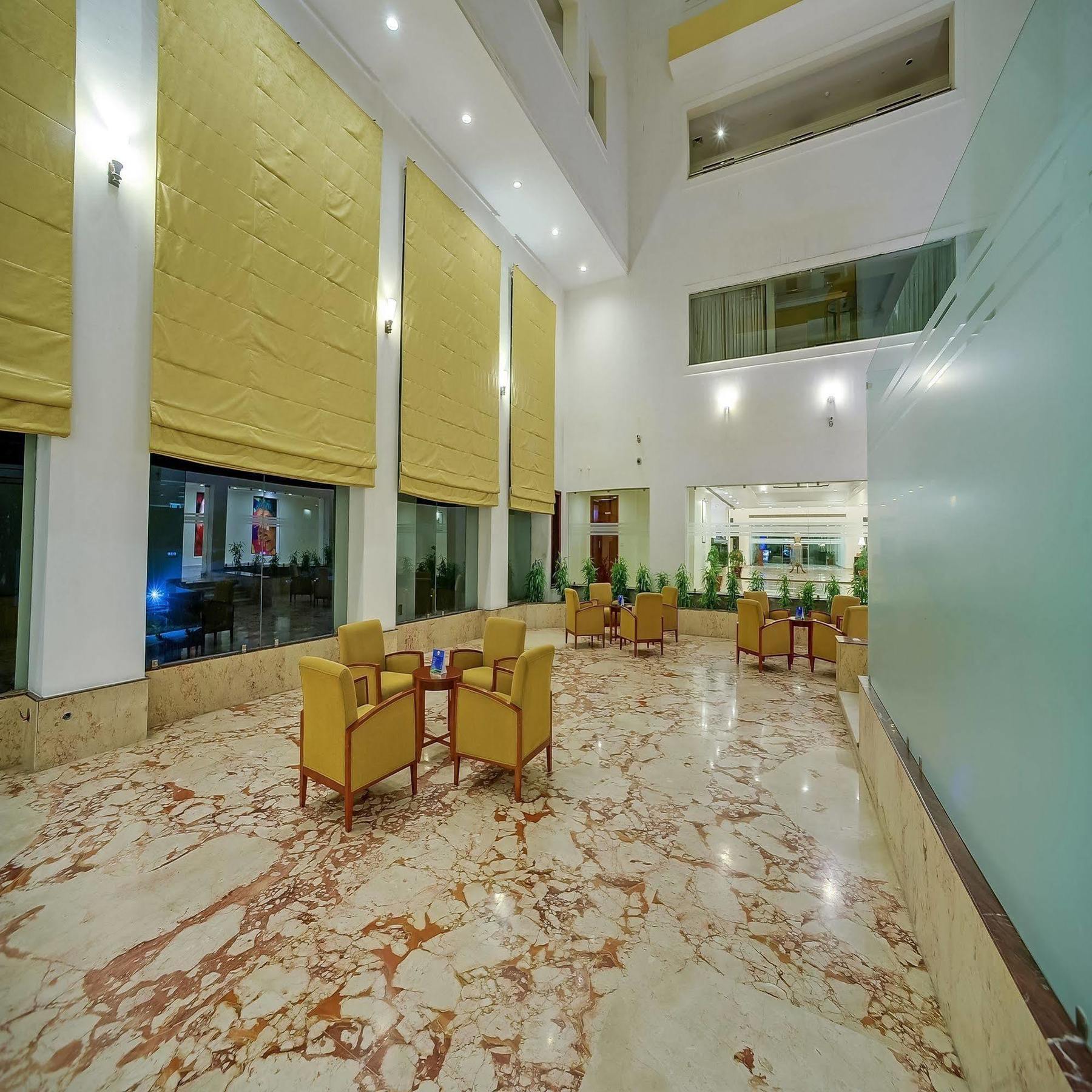 Royal Sarovar Portico Siliguri Extérieur photo
