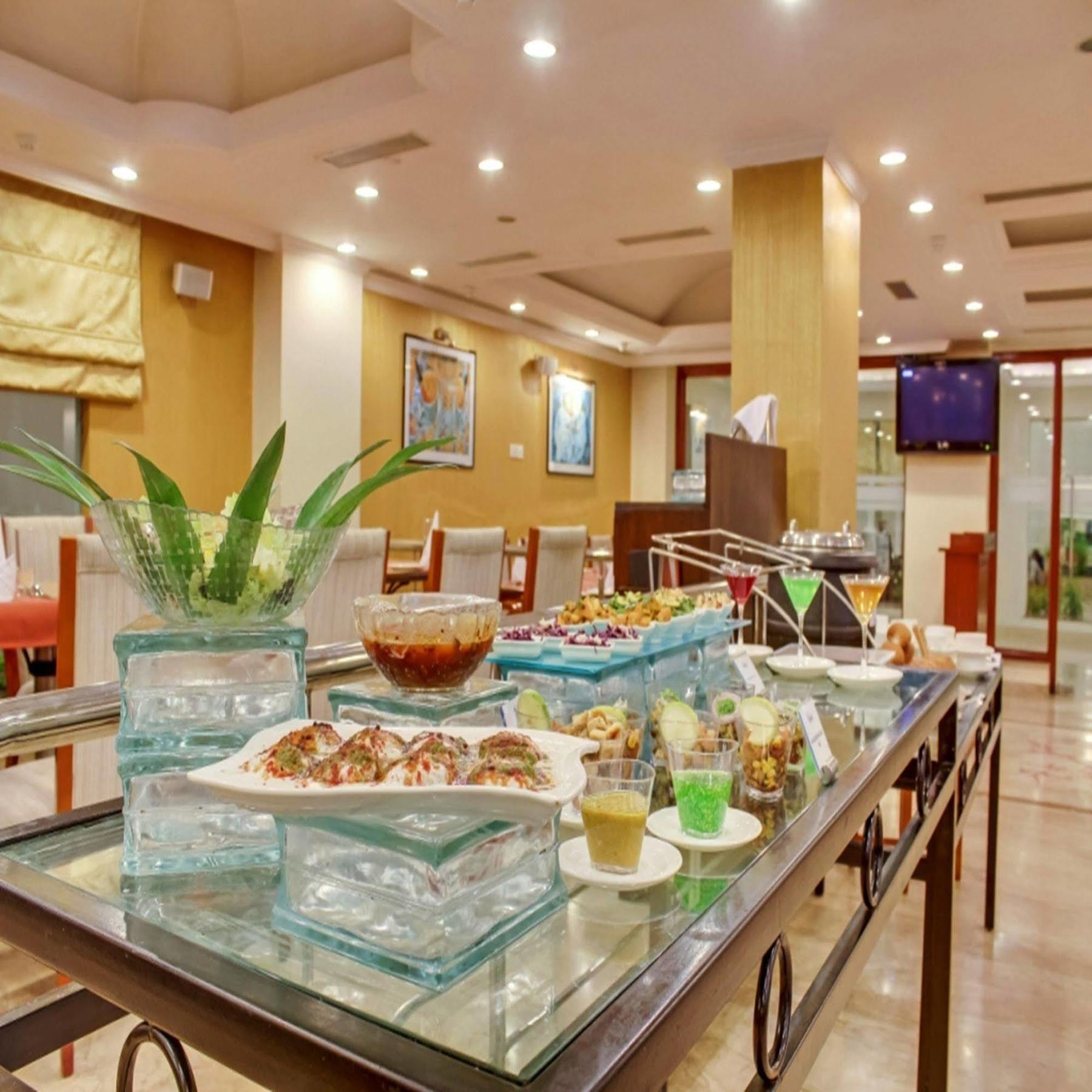 Royal Sarovar Portico Siliguri Extérieur photo