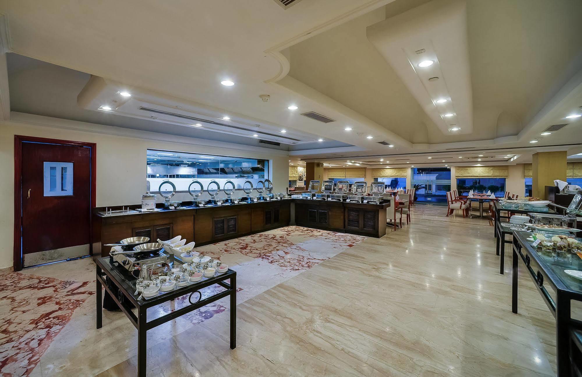 Royal Sarovar Portico Siliguri Extérieur photo