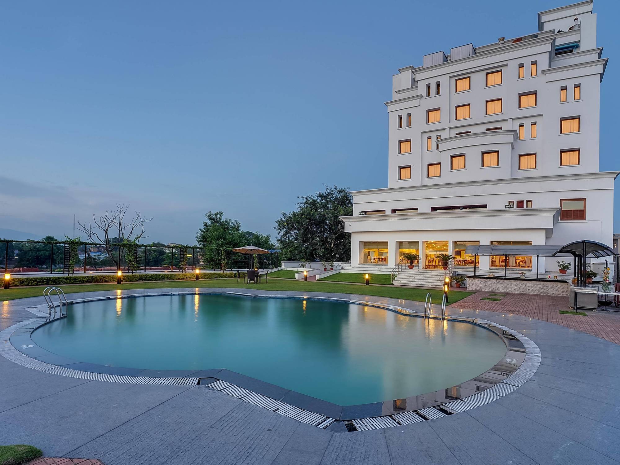 Royal Sarovar Portico Siliguri Extérieur photo