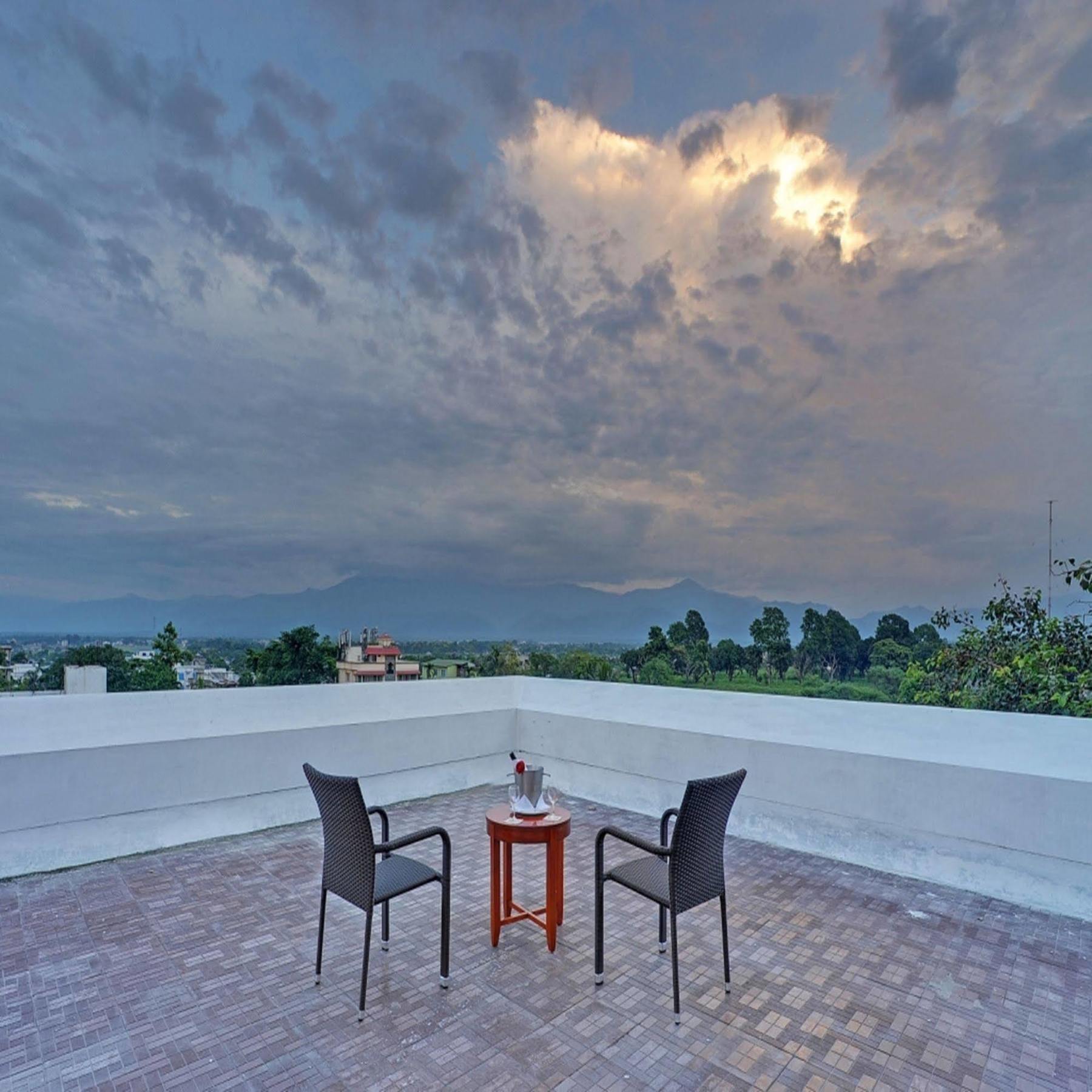 Royal Sarovar Portico Siliguri Extérieur photo